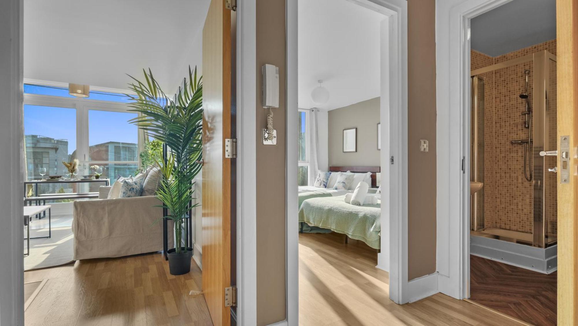 Eastern - Centre, Free Parking And Balcony Apartment